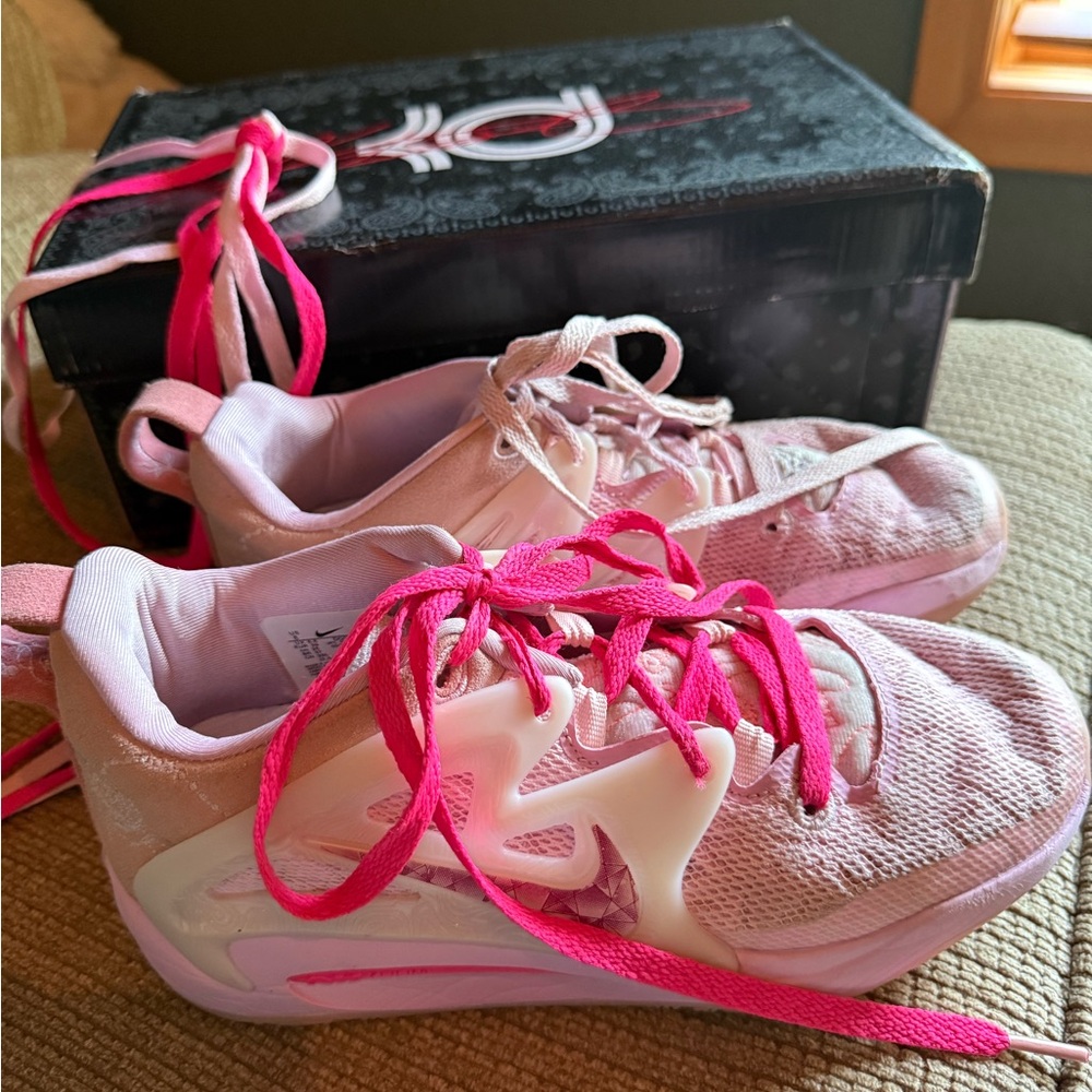 Nike Women's KD 15 “Aunt Pearl” Athletic Shoes